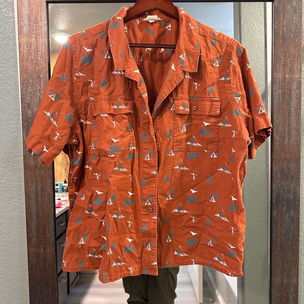 Duluth Trading Co Rust Button-Up Shirt
